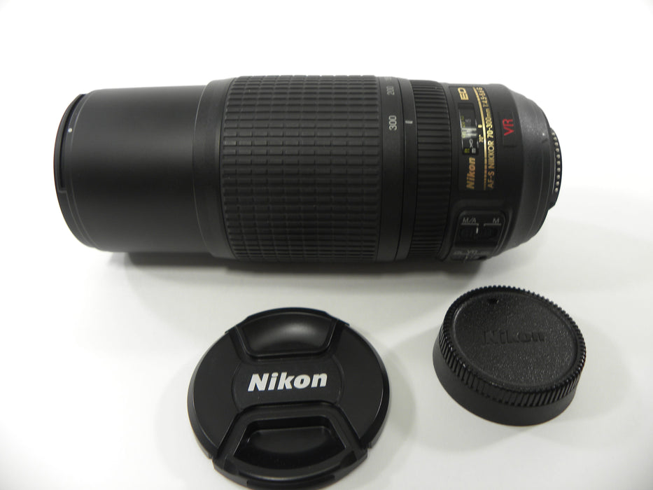 Nikon AF-S Nikkor VR ED 70-300mm f4.5-5.6G