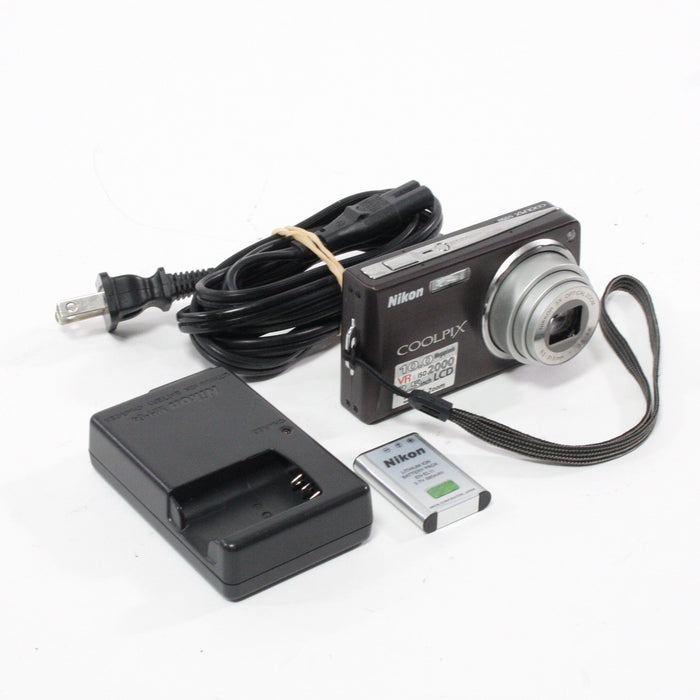Nikon CoolPix 5550 10mp 5x Zoom