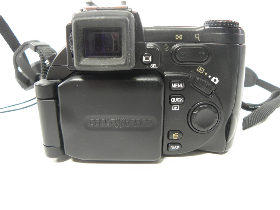 Nikon Coolpix 5700 5.0mp Digital Camera (parts or repair) READ