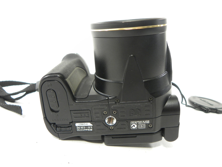 Nikon Coolpix 5700 5.0mp Digital Camera (parts or repair) READ