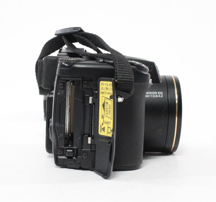 Nikon Coolpix 8700 Digital Camera 8x Zoom 8.0mp