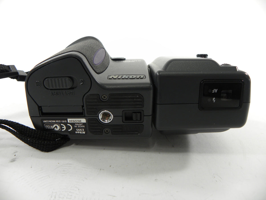 Nikon Coolpix 995 3.2mp Digital Camera