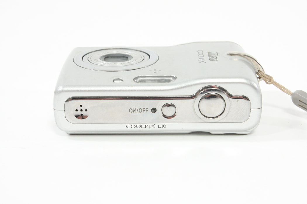 Nikon Coolpix L10 Digital Camera 5MP