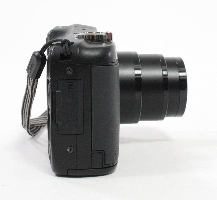 Nikon CoolPix L610 Point-and-Shoot Digital Camera 14x Zoom 16mp