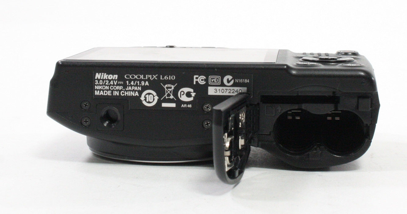 Nikon CoolPix L610 Point-and-Shoot Digital Camera 14x Zoom 16mp