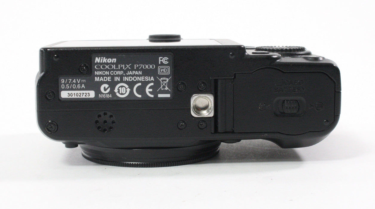 Nikon Coolpix P7000 Point and Shoot Digital Camera 7.1x Zoom 10.1mp
