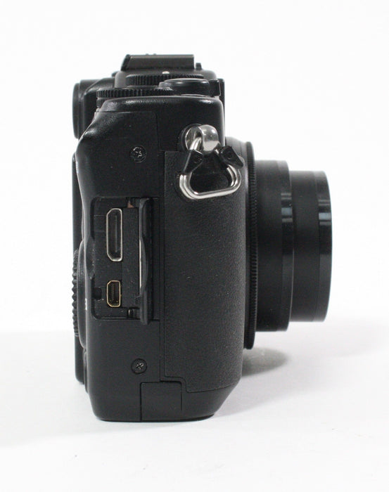 Nikon Coolpix P7000 Point and Shoot Digital Camera 7.1x Zoom 10.1mp
