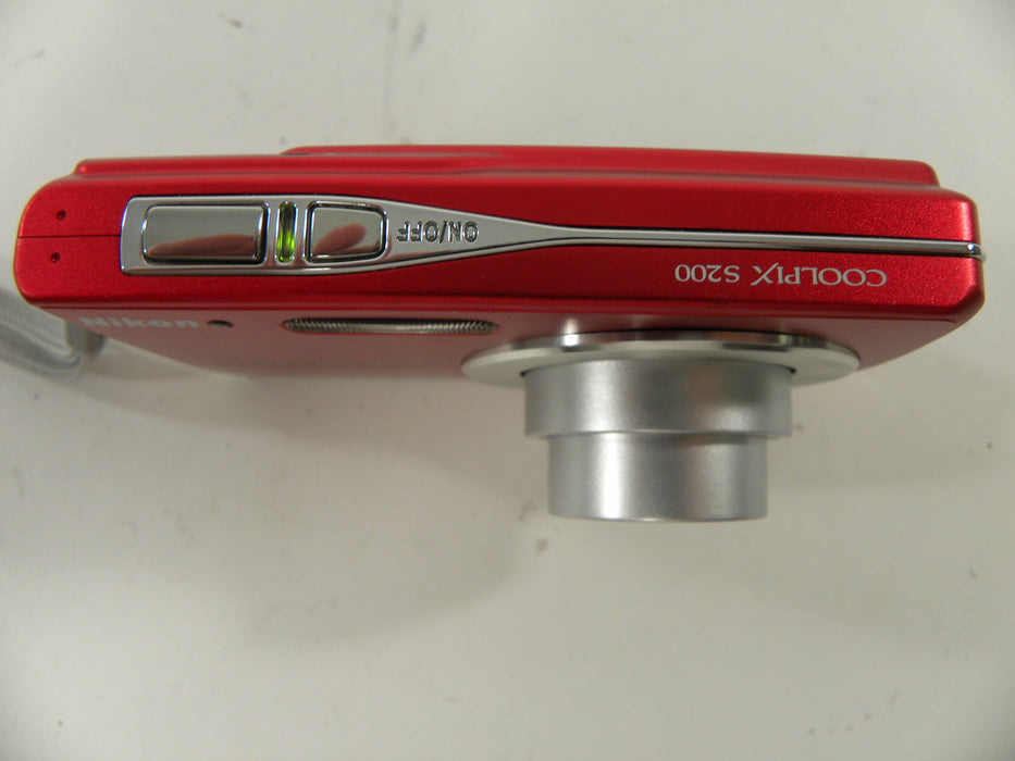 Nikon Coolpix S200 7.1mp Digital Camera (Red)
