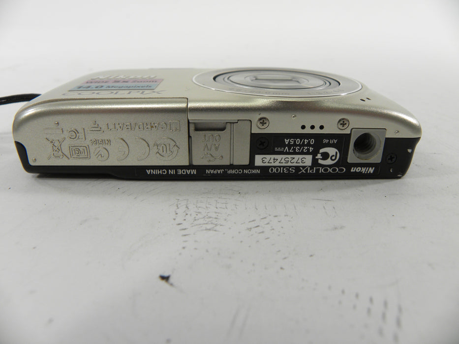 Nikon Coolpix S3100 14.0mp Digital camera