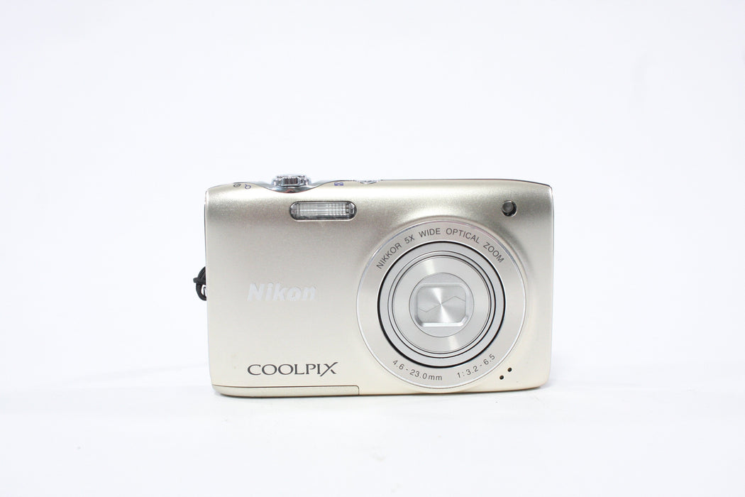 Nikon Coolpix S3100 Digital Camera 5x Zoom 14.0mp (Gold)