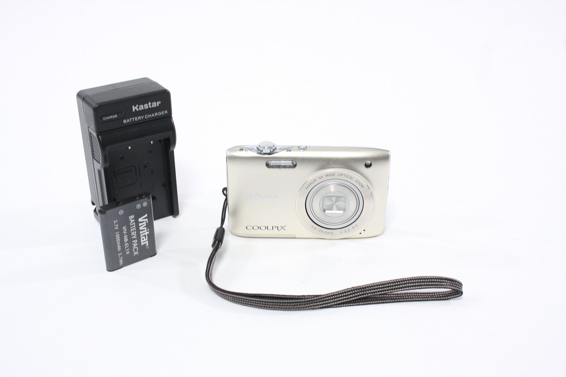 Nikon Coolpix S3100 Digital Camera 5x Zoom 14.0mp (Gold)