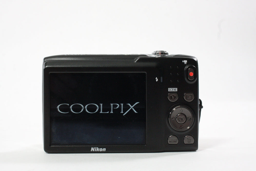 Nikon Coolpix S3100 Digital Point-and-Shoot Camera 5x Zoom 14mp (Silver)