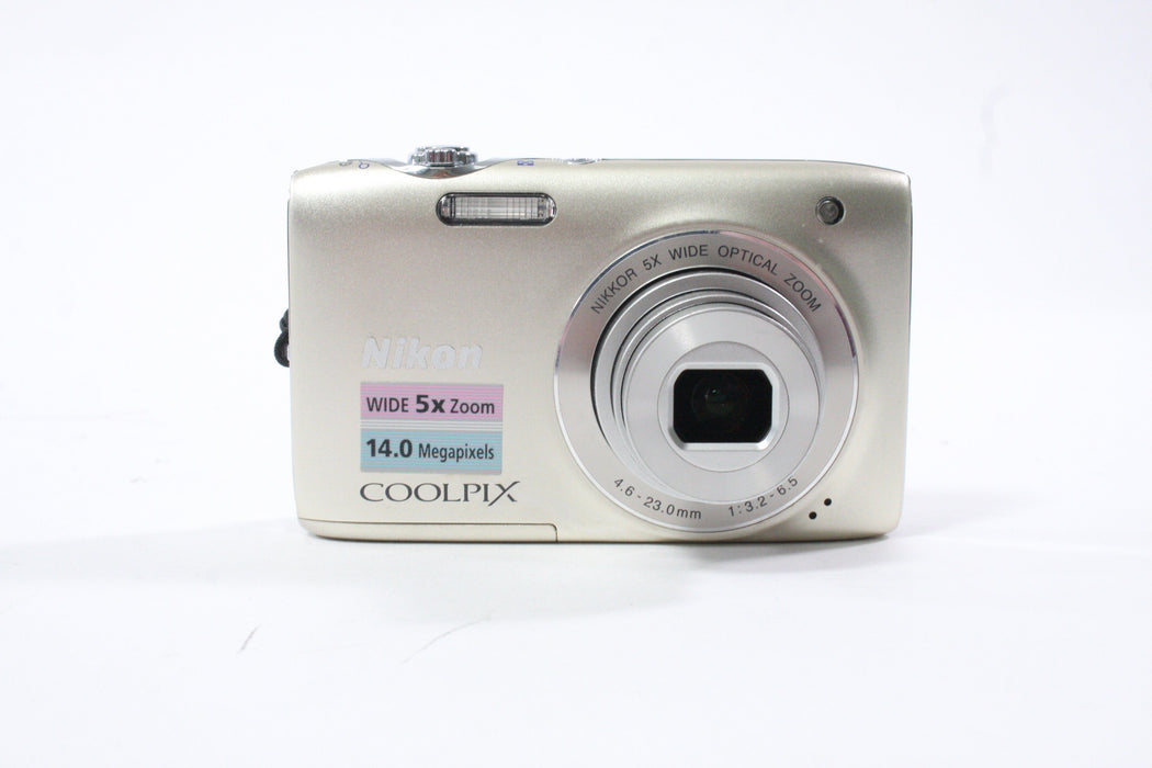 Nikon Coolpix S3100 Digital Point-and-Shoot Camera 5x Zoom 14mp (Silver)