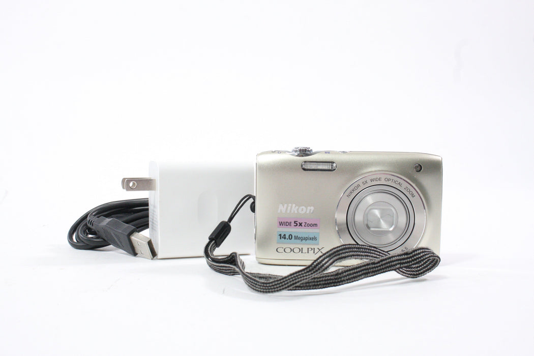 Nikon Coolpix S3100 Digital Point-and-Shoot Camera 5x Zoom 14mp (Silver)