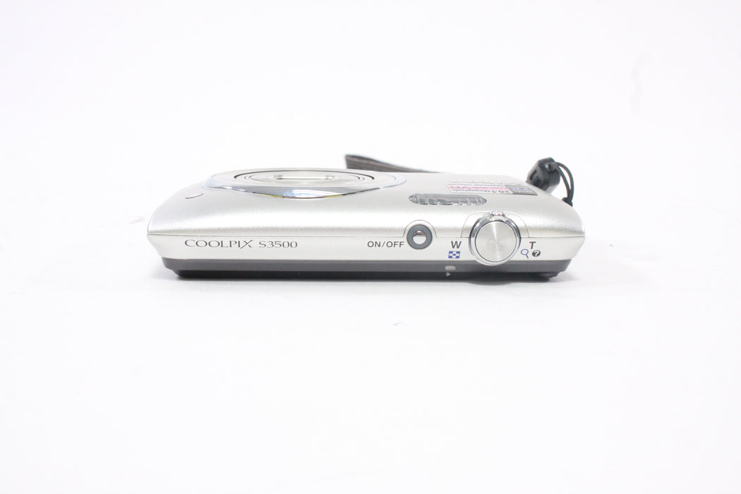Nikon Coolpix S3500 Digital Point-and-Shoot Camera 7x Zoom 20.1mp AS-IS