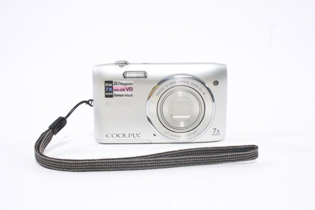 Nikon Coolpix S3500 Digital Point-and-Shoot Camera 7x Zoom 20.1mp AS-IS