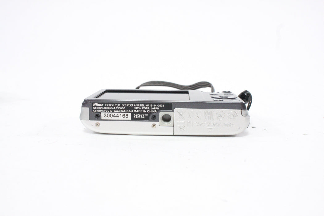 Nikon Coolpix S3700 Digital Point-and-Shoot Camera 8x Zoom 20.1mp