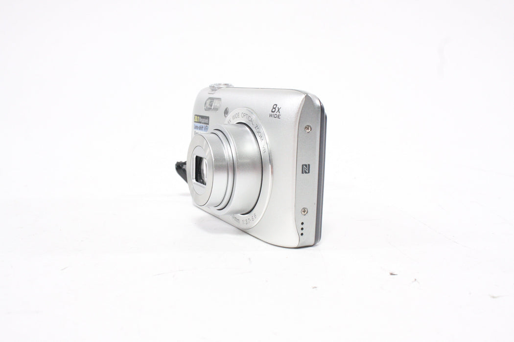 Nikon Coolpix S3700 Digital Point-and-Shoot Camera 8x Zoom 20.1mp