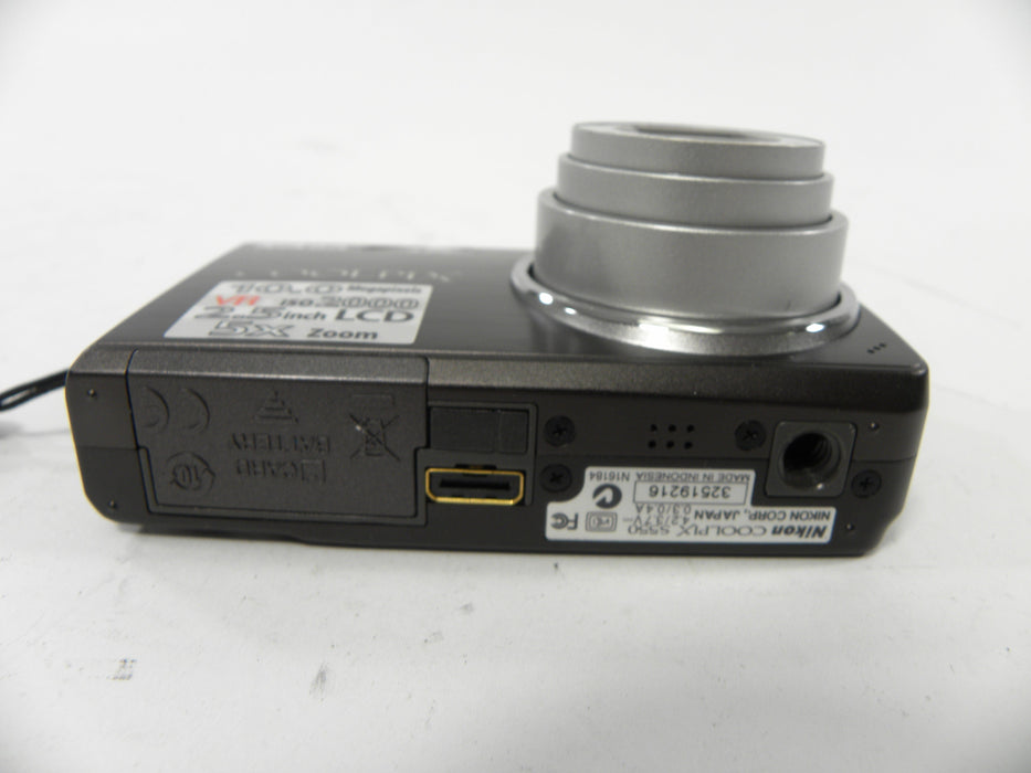 Nikon Coolpix S550 10.0mp Digital Camera