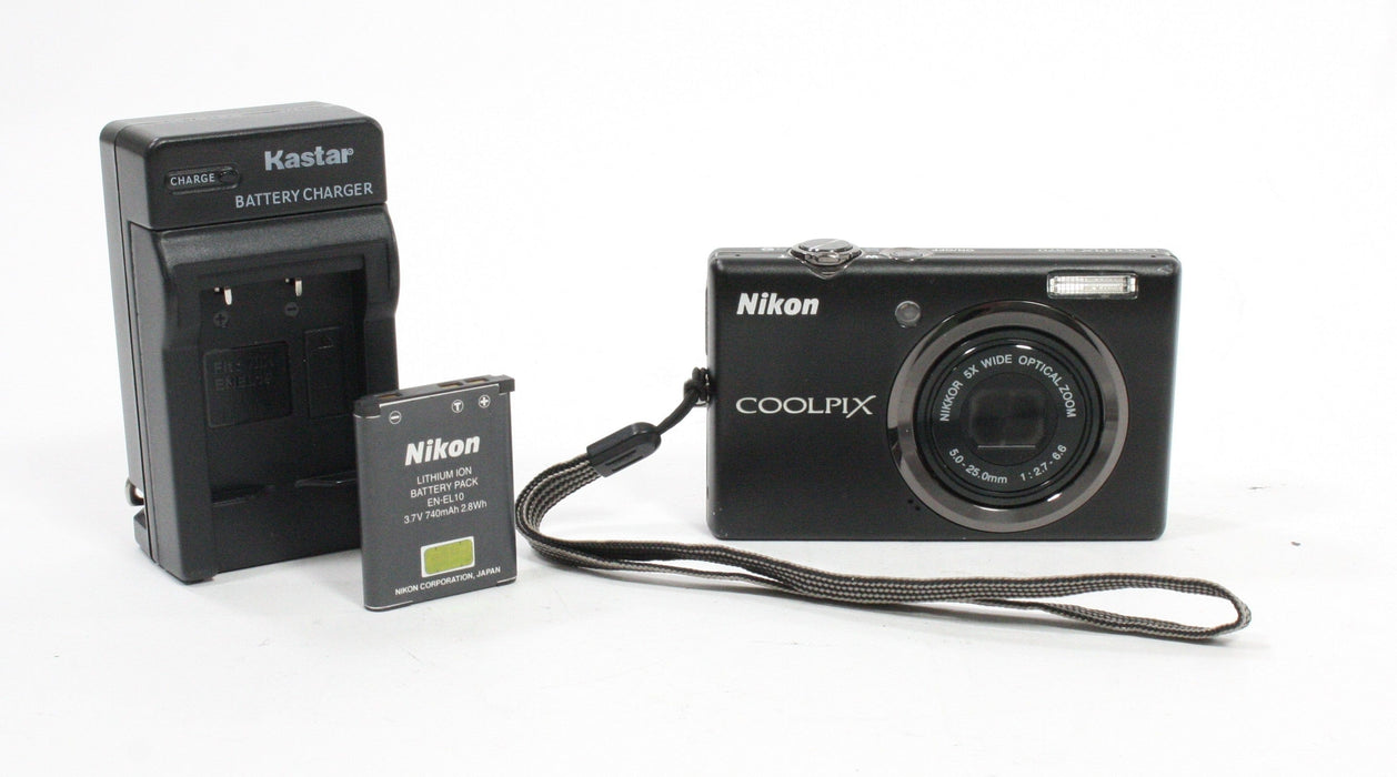 Nikon CoolPix S570 Point-and-Shoot Digital Camera 5x Zoom 12.0mp
