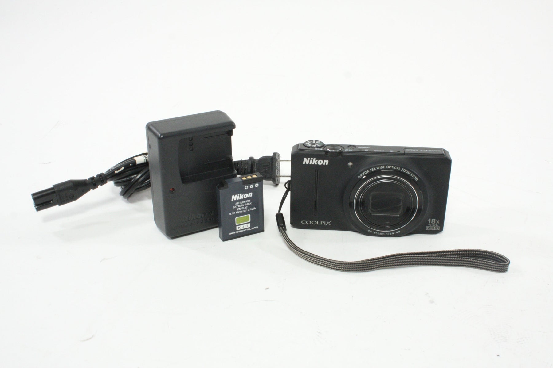 Nikon Coolpix S9200 Point-and-Shoot Camera 18x Zoom 16.0mp AS-IS