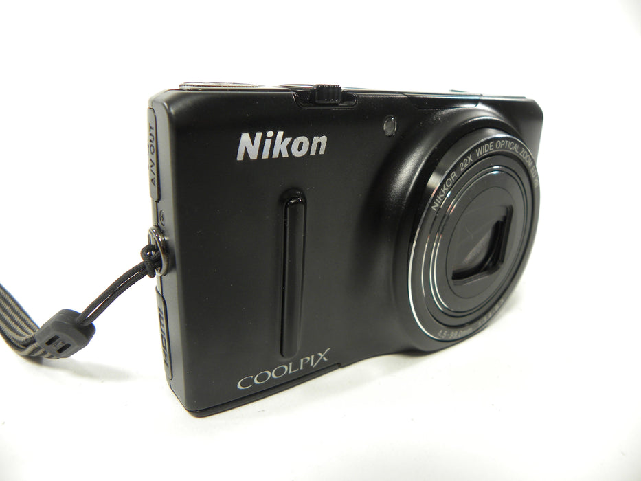 Nikon Coolpix S9500 Digital Camera (Parts Only)