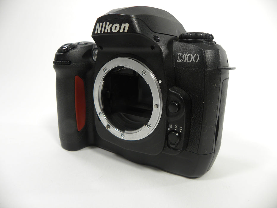 Nikon D100 6.1mp Digital SLR Body Only Shutter Ct. N/A