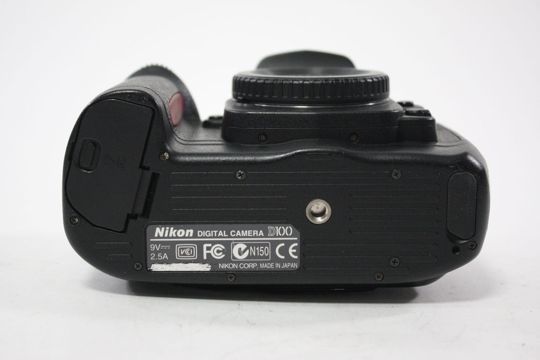 Nikon D100 DSLR Camera Body