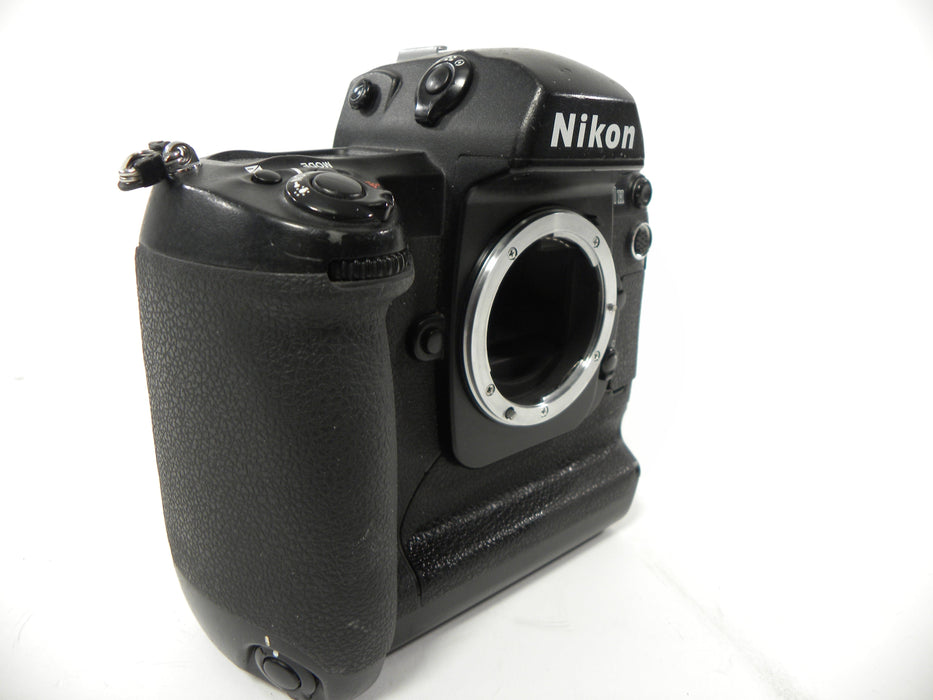 Nikon D1H 2.7mp Digital SLR Body Only Shutter Ct. N/A