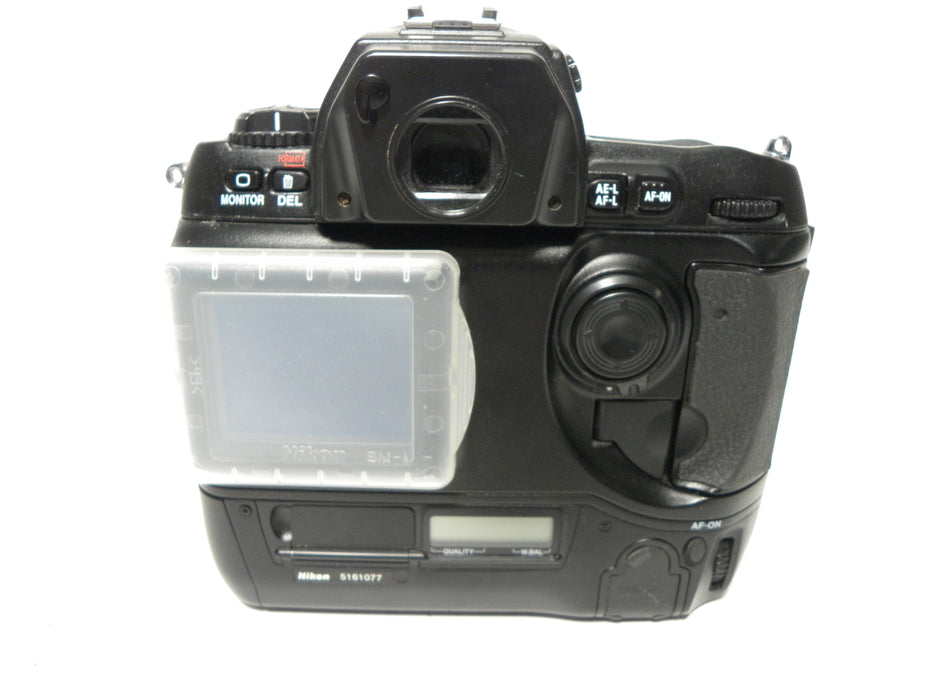 Nikon D1x 5.3mp Digital SLR body only Shutter Ct. N/A