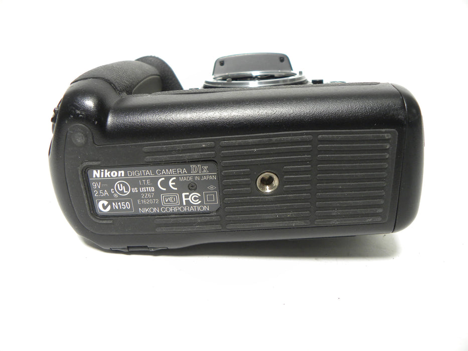 Nikon D1x 5.3mp Digital SLR body only Shutter Ct. N/A