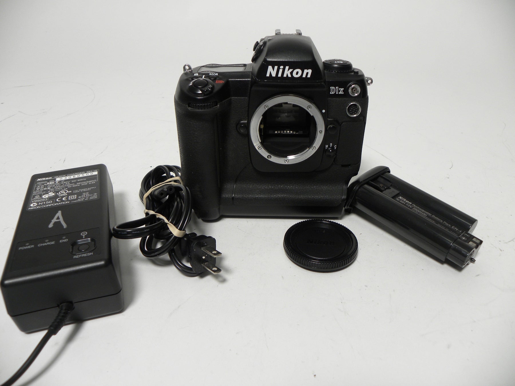 Nikon D1x 5.3mp Digital SLR body only Shutter Ct. N/A