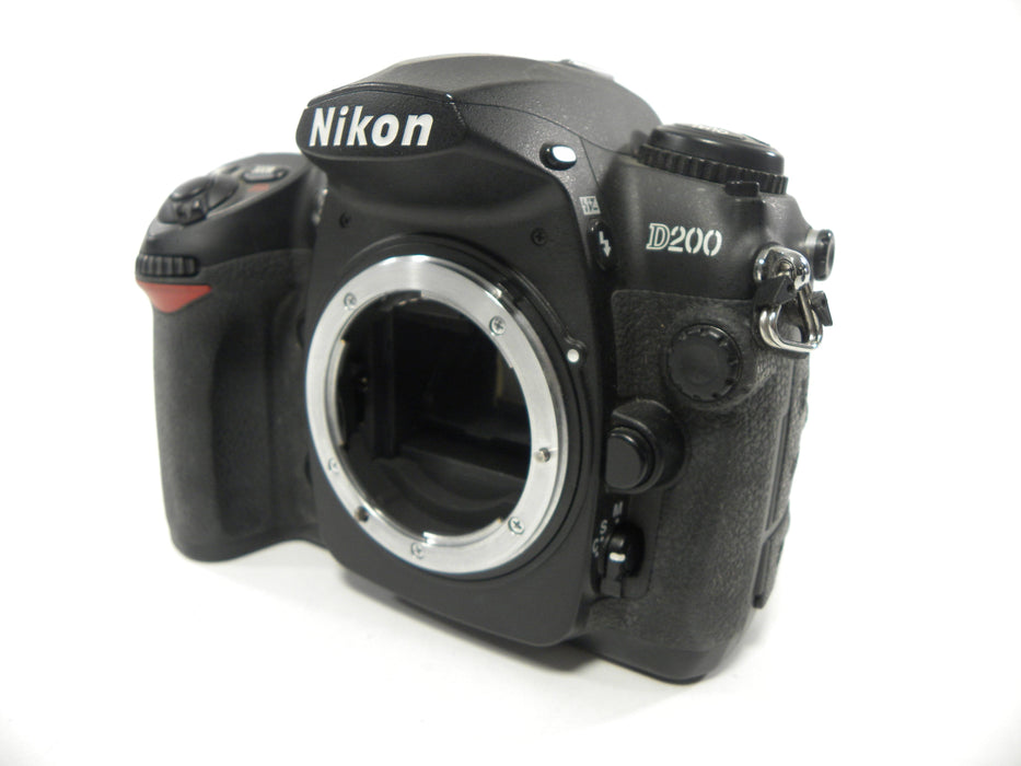 Nikon D200 10.2mp Digital SLR w/MB-D200 Grip Shutter ct. 15,205