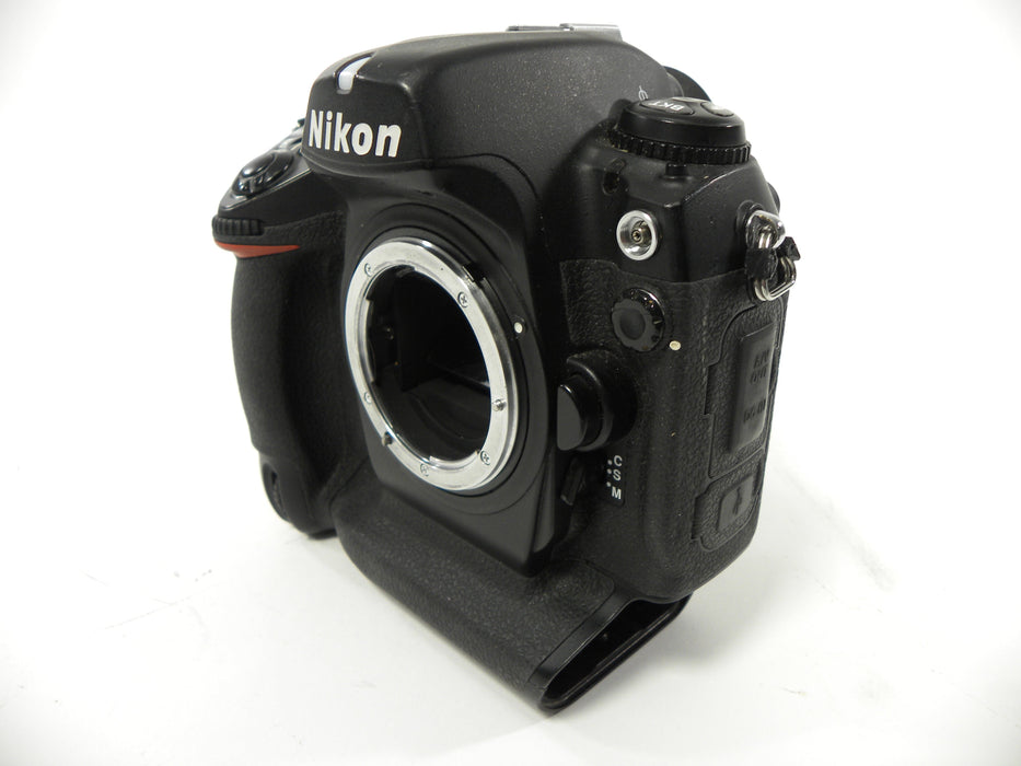 Nikon D2H 4.1mp Digital SLR body only Shutter Ct. 20,134
