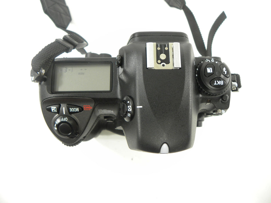 Nikon D2Hs 4.1mp Digital SLR Body only shutter Ct. 3,755
