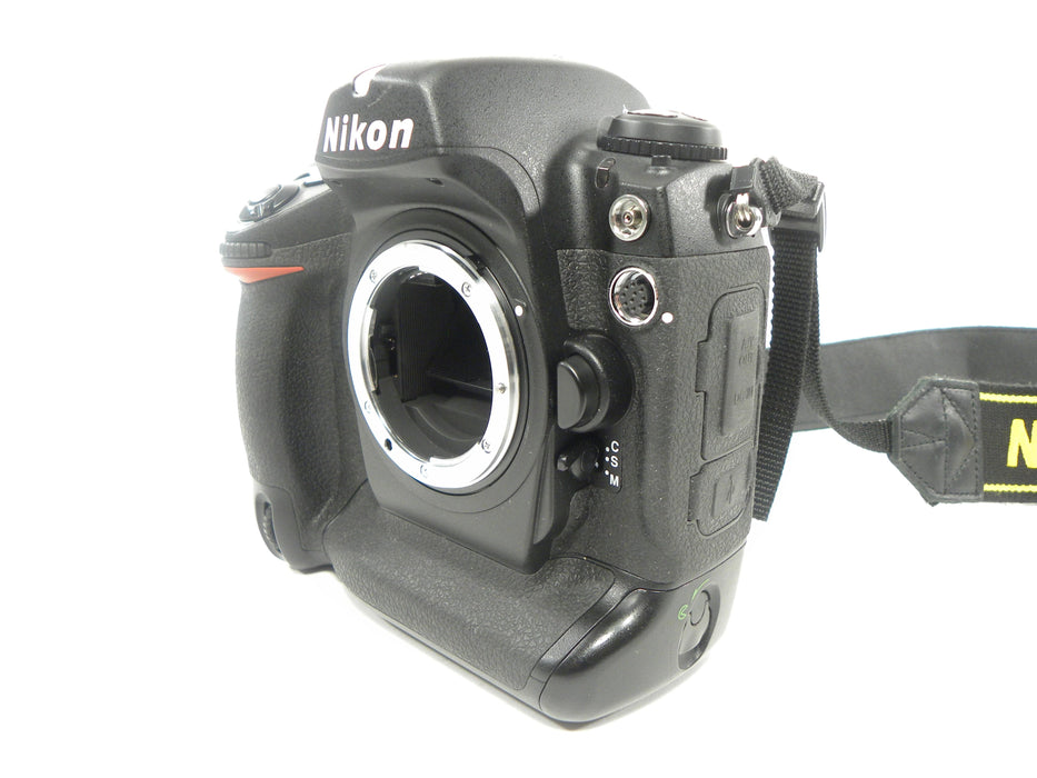 Nikon D2Hs 4.1mp Digital SLR Body only shutter Ct. 3,755
