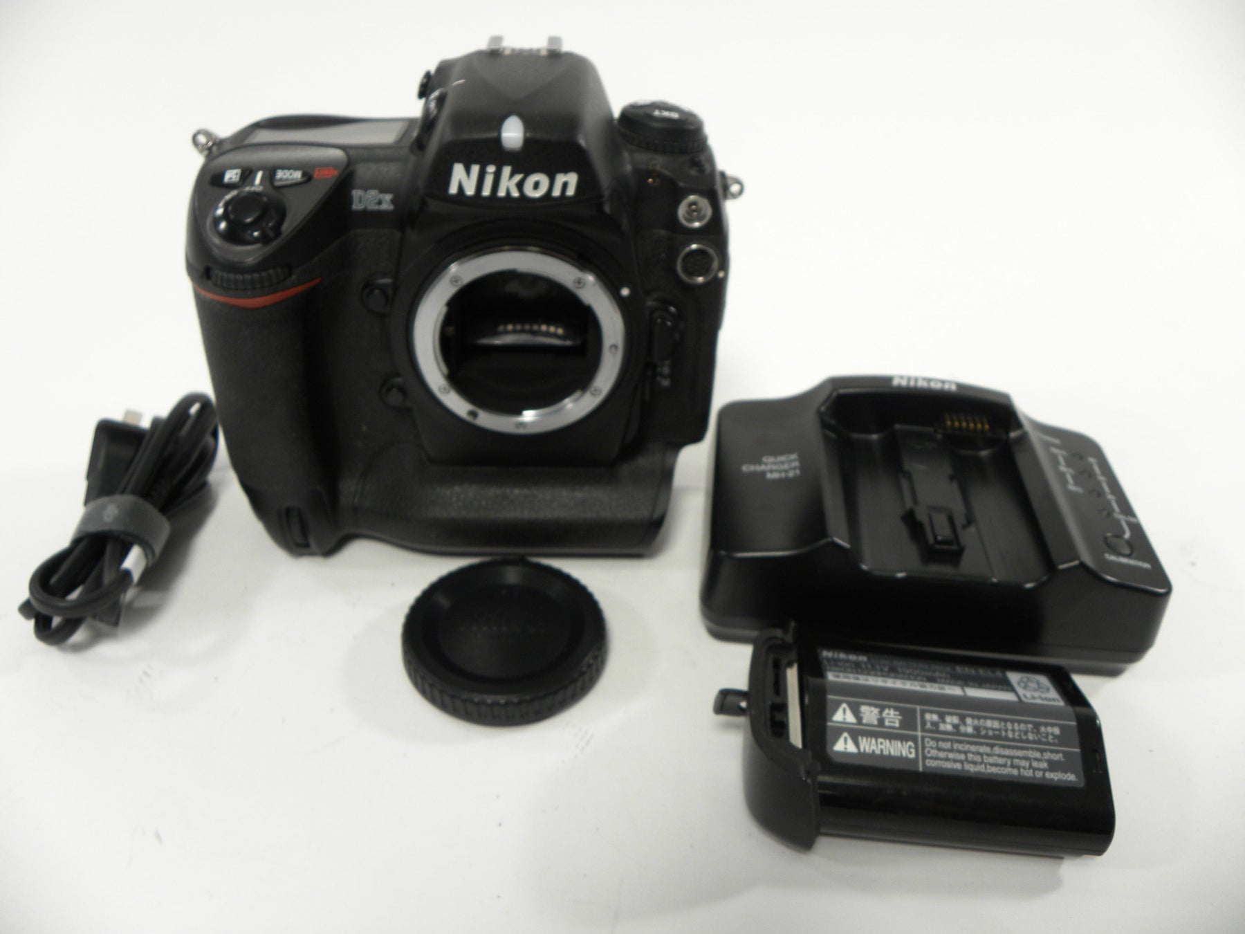 Nikon D2X 12.4mp Digital SLR Body Only Shutter Ct. 29,735