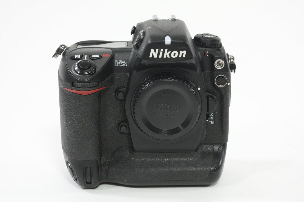 Nikon D2Xs Body Only - Shutter Count 77,703