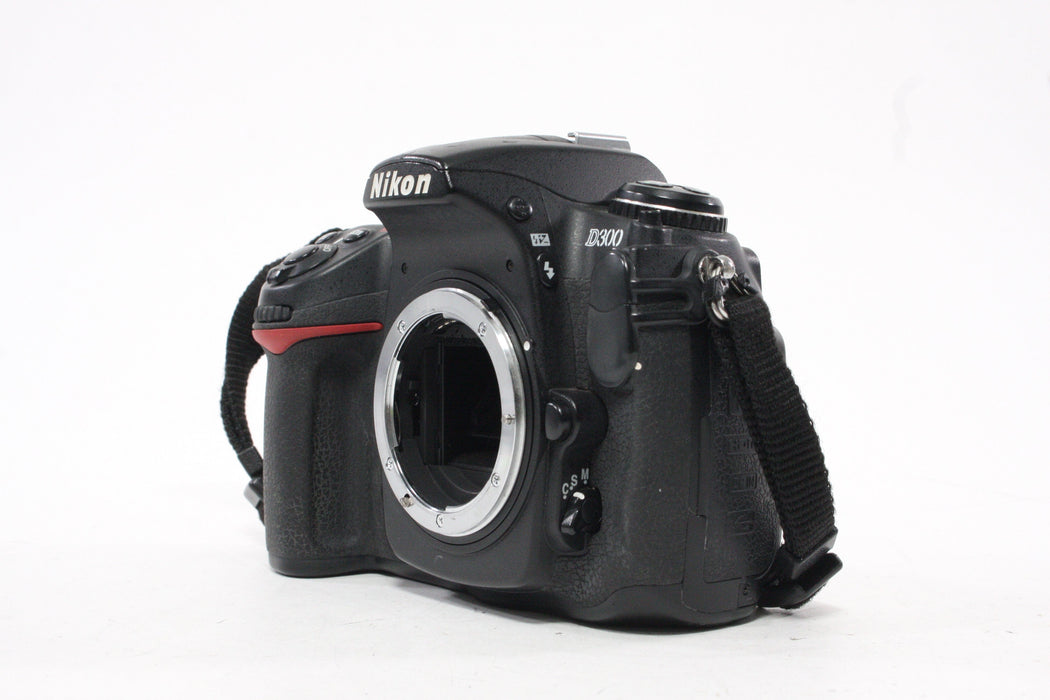 Nikon D300 DLSR Camera Body with Shutter Count 85,251