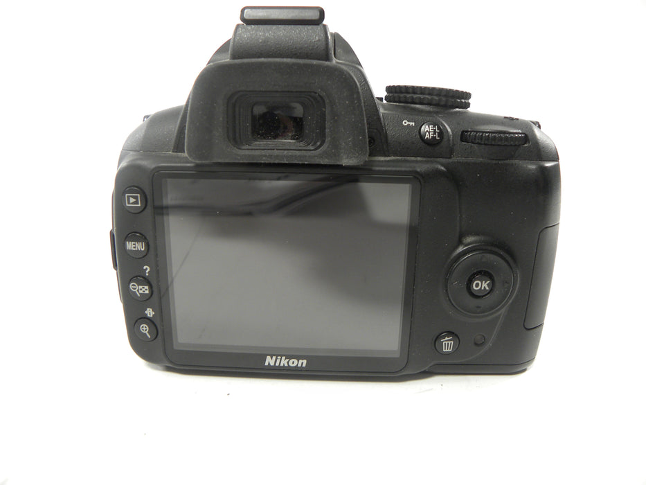 Nikon D3000 10.2mp Digital SLR w/AF-S 18-55 DX VR Shutter Ct. 1,216