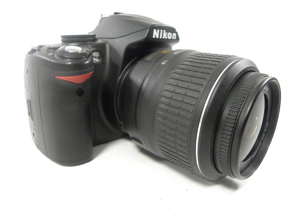 Nikon D3000 10.2mp Digital SLR w/AF-S 18-55 DX VR Shutter Ct. 1,216