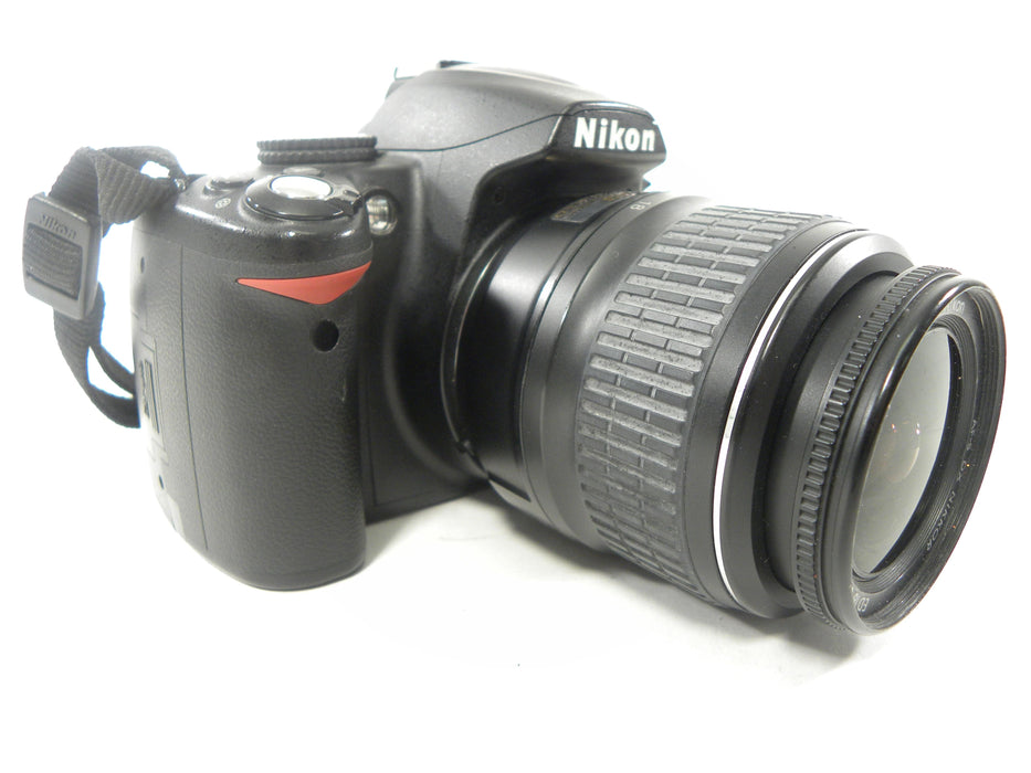 Nikon D3000 10.2mp Digital SLR w/AF-S DX ED 18-55  Shutter Ct. 32,856