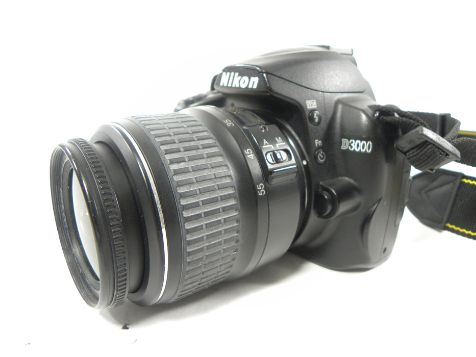 Nikon D3000 10.2mp Digital SLR w/AF-S DX ED 18-55  Shutter Ct. 32,856