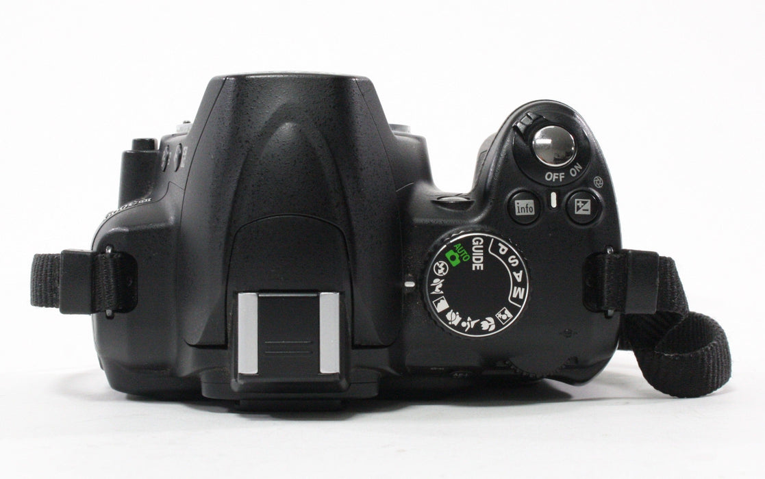 Nikon D3000 Body SC 17,883