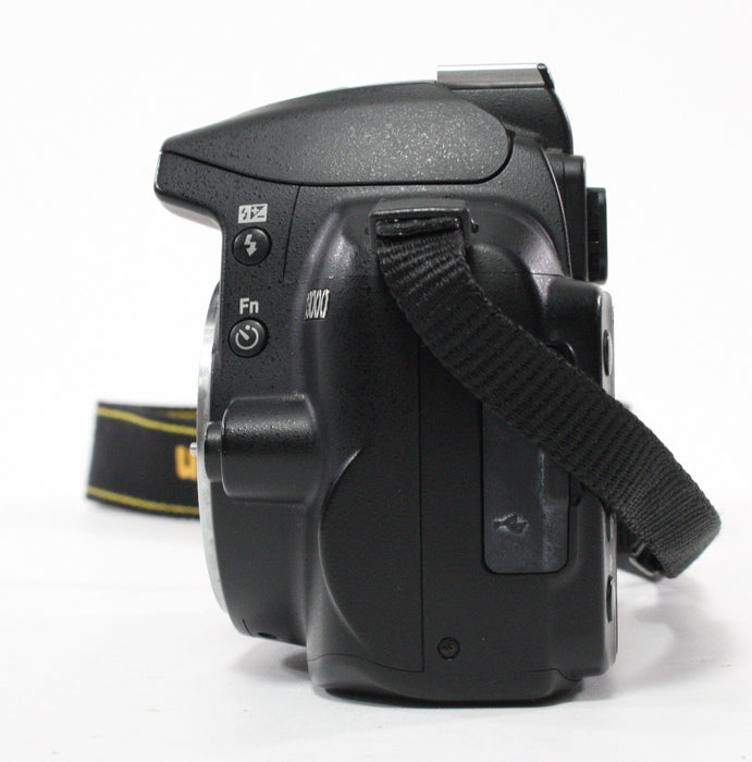 Nikon D3000 Body SC 17,883