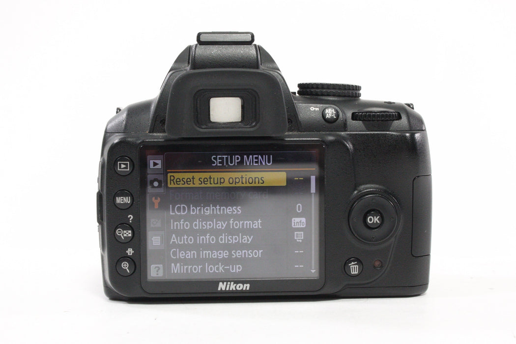 Nikon D3000 Digital SLR Camera with 18-55mm f/3.5-5.6G Lens Shutter Count 7,528