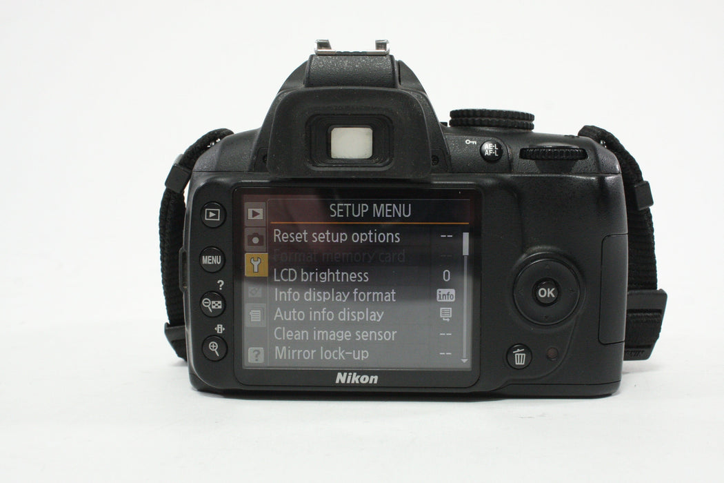 Nikon D3000 DSLR Camera with 18-55mm f/3.5-5.6G VR Lens with a Shutter Count of 7,032