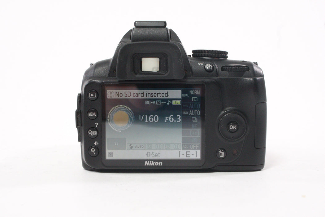 Nikon D3000 DSLR with 18-55mm f/3.5-5.6 G Lens