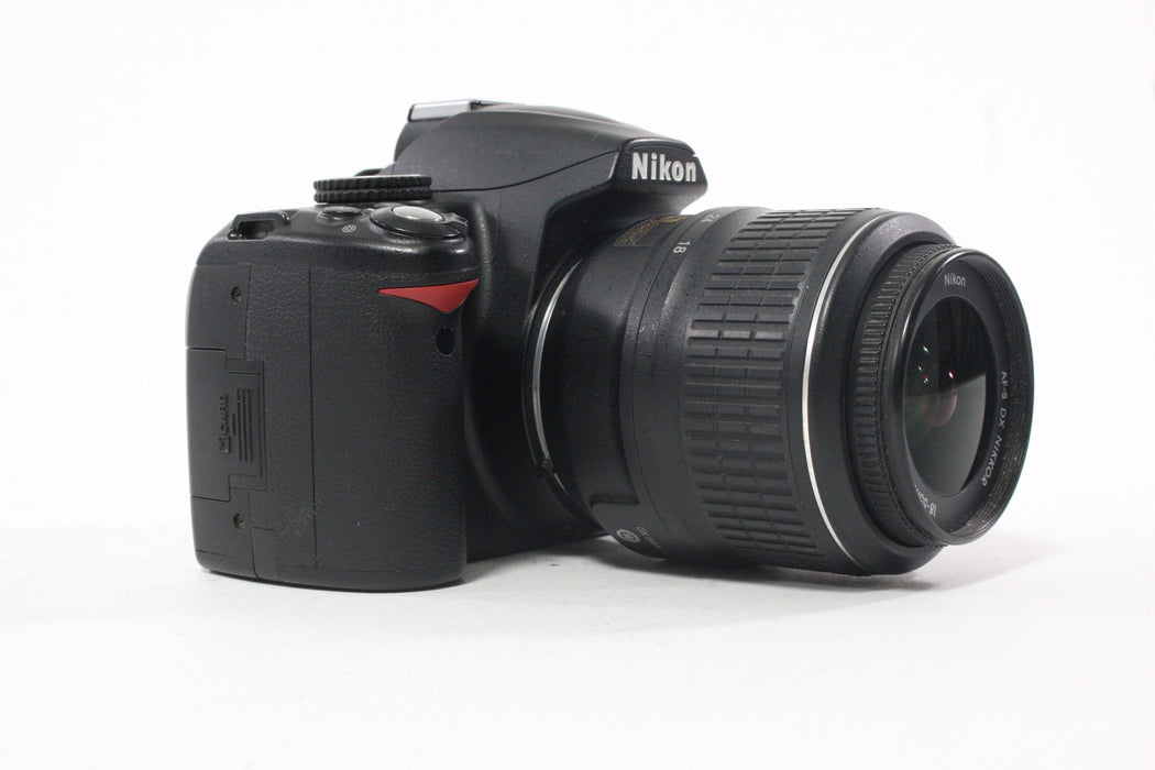 Nikon D3000 DSLR with 18-55mm f/3.5-5.6 G Lens