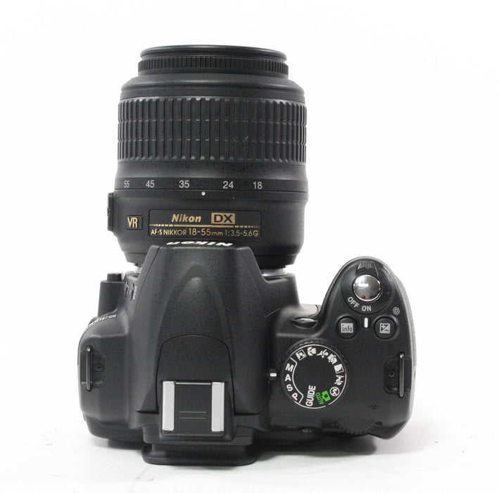 Nikon D3000 with Shutter Count 5,582 with a 18-55mm f/3.5-5.6 G DX Lens